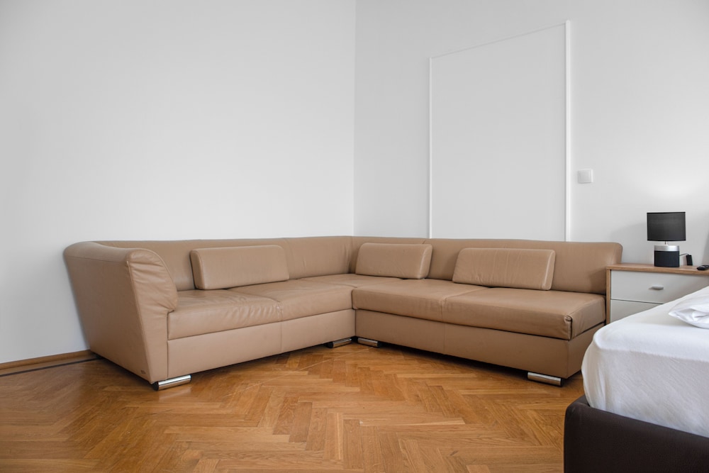 Perfect 7BR Stay Near Hauptbahnhof
