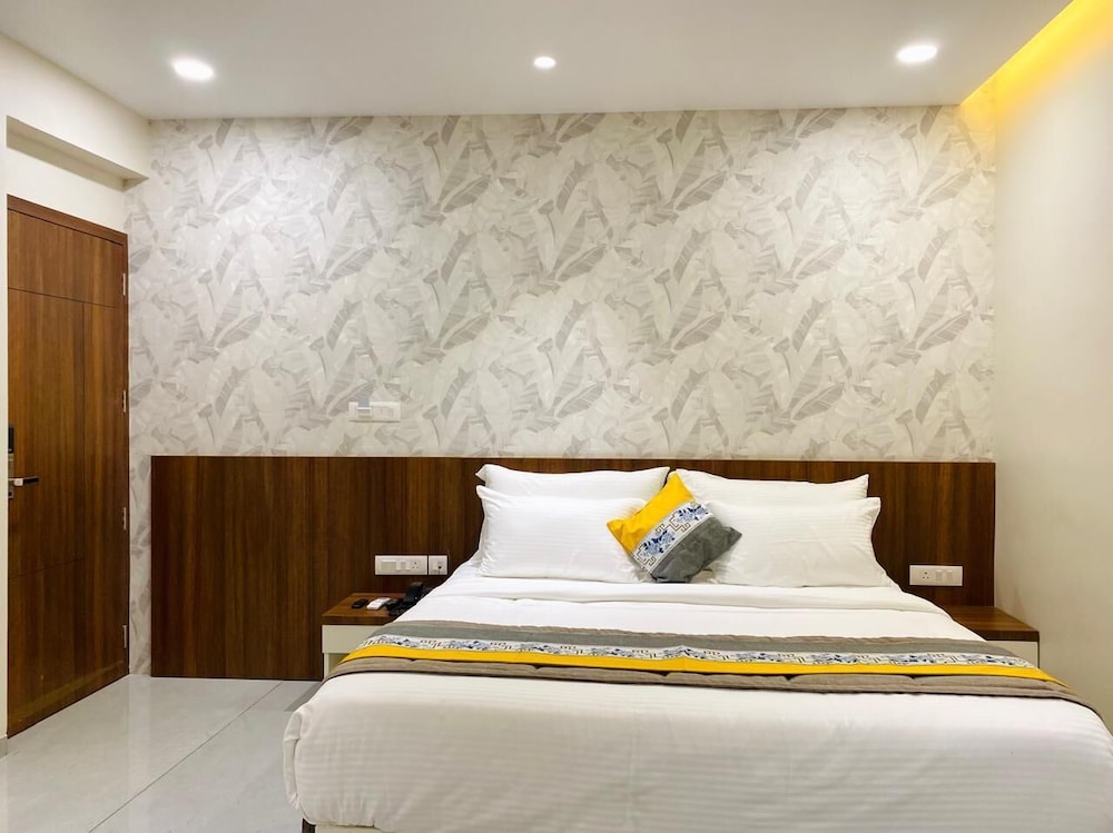 The Sapphire Hotel