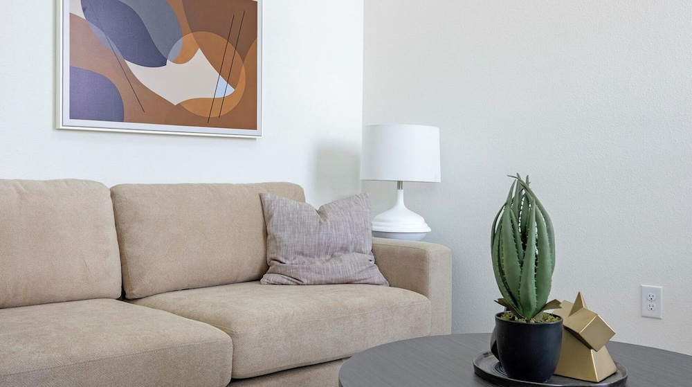 Landing Apartments Waller