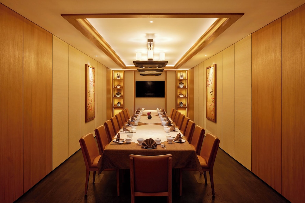Hotel Tentrem Jakarta 33