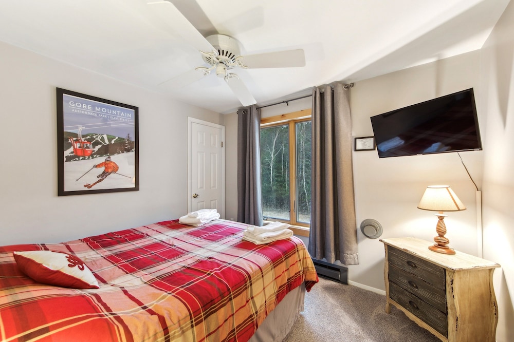 Tannery 64h - Family Retreat With Modern Comforts 3 Bedroom Townhouse by The Summit at Gore Mountain