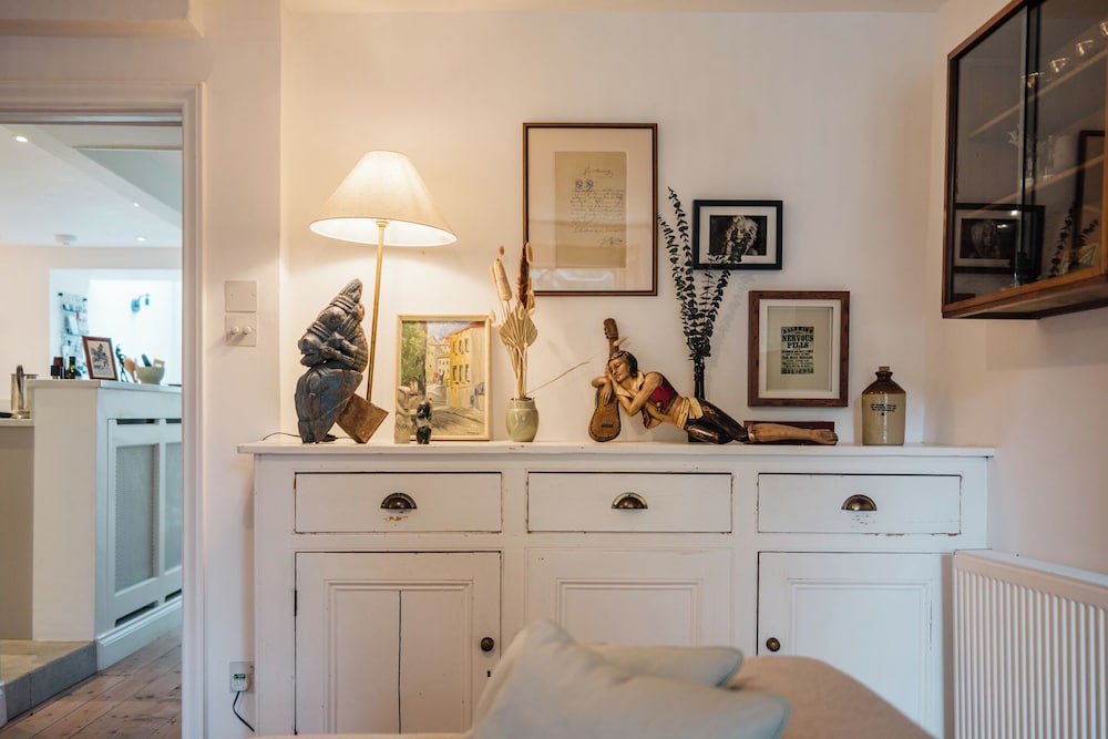 Historic 3 BD Cottage in the Cotswolds