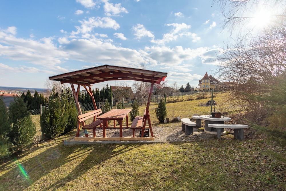 Karesz Holiday Home