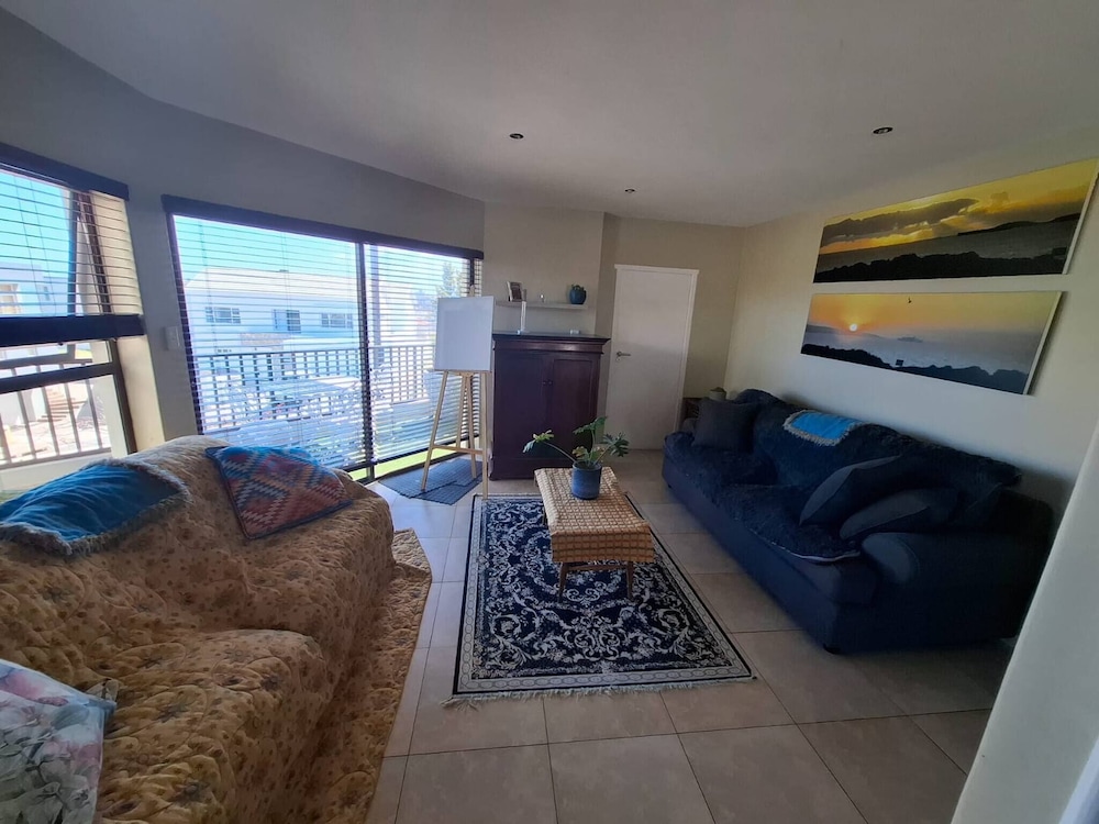 Whispering Waves - Serene Langebaan Getaway With Breathtaking Views