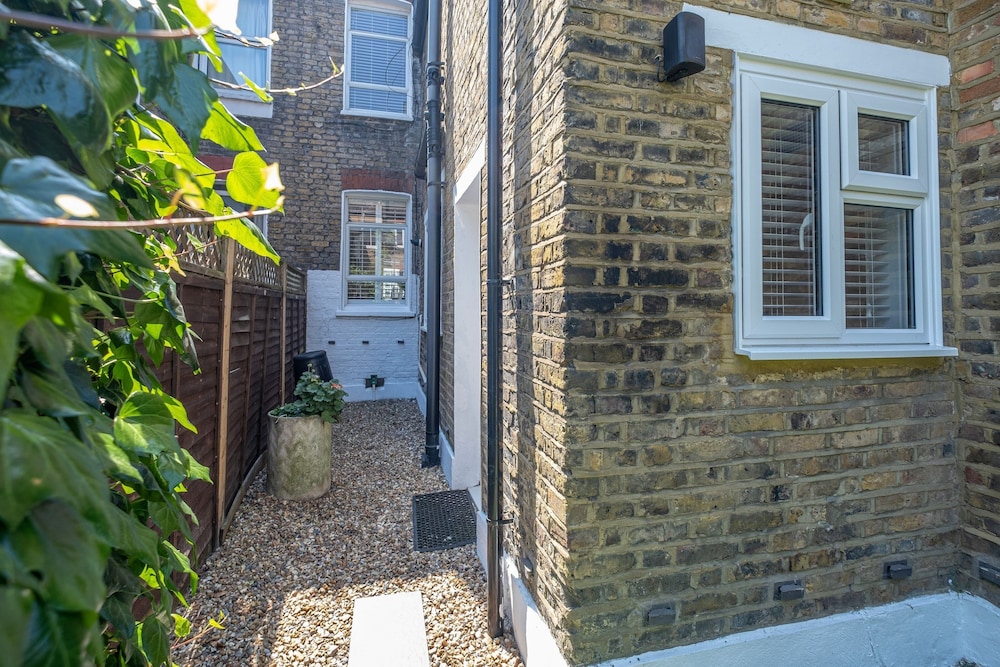 outdoor bbq area