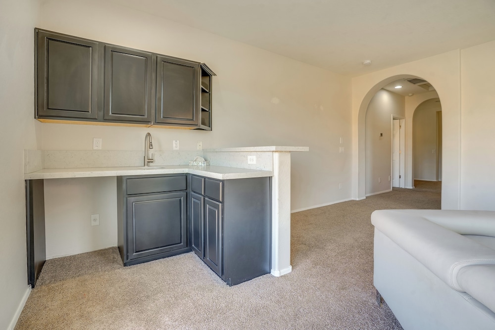 Close to Golf & Hiking: Home in Litchfield Park