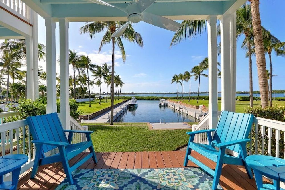 Waterfront Luxury Villa