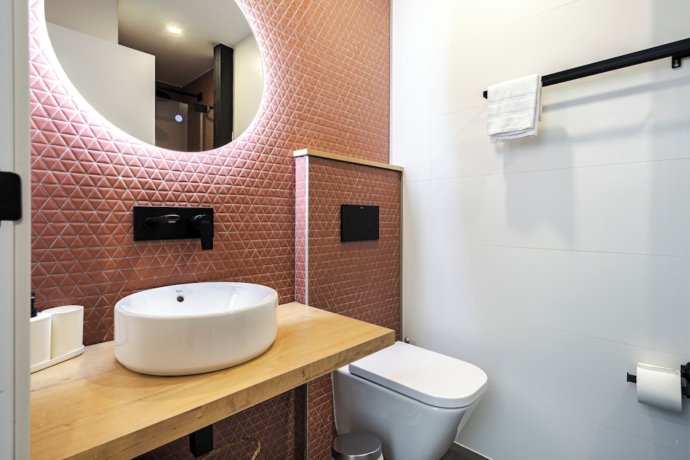 Vallecas Suites by Olala Homes view 3