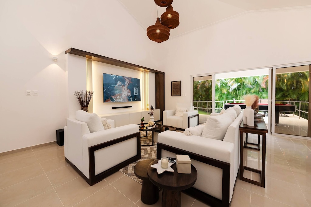 Villa Royale Luxury 4-bedroom Paradise In Sosua