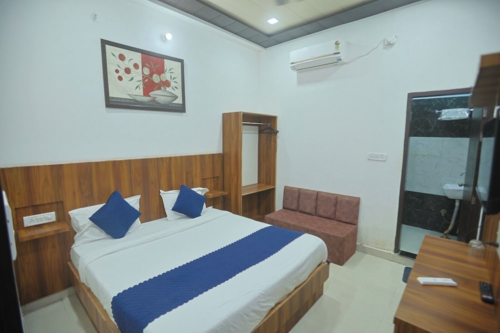 Hotel R K Residency Near Bihariji Mandir