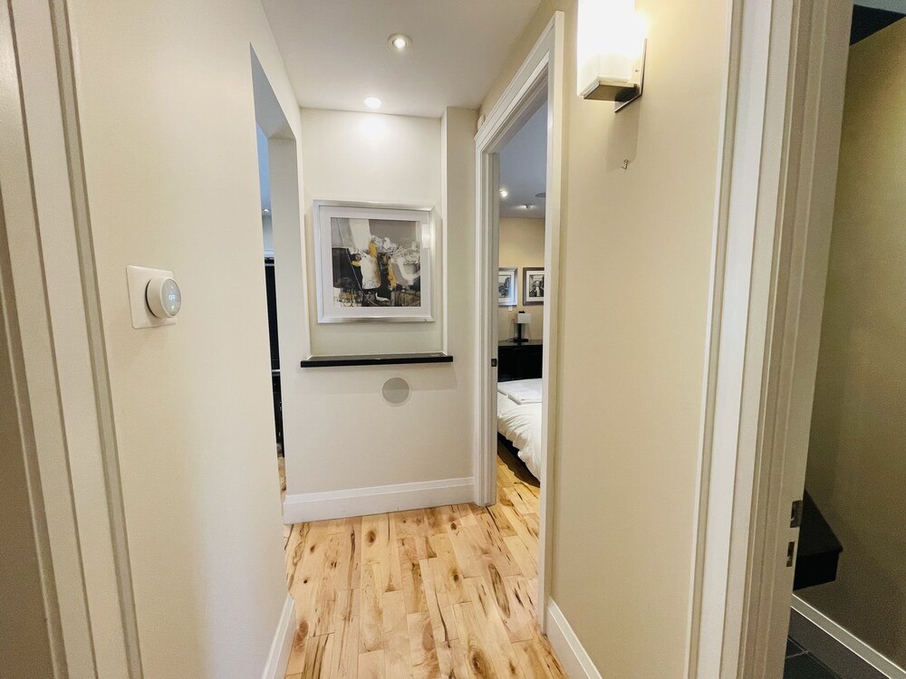 Chic Two Bedroom Downtown Condo-3