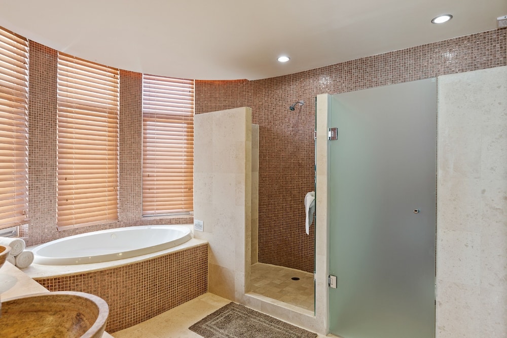 Encanto Living 0504 -2BR by Kivoya