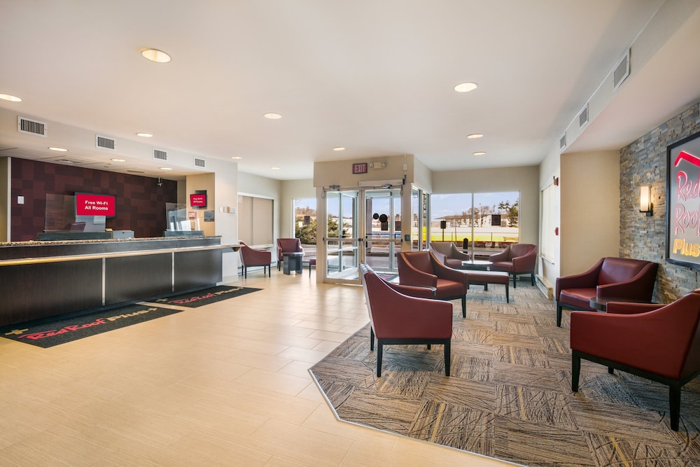 Boston Vacations - Red Roof Inn PLUS Boston - Logan - Property Image 3