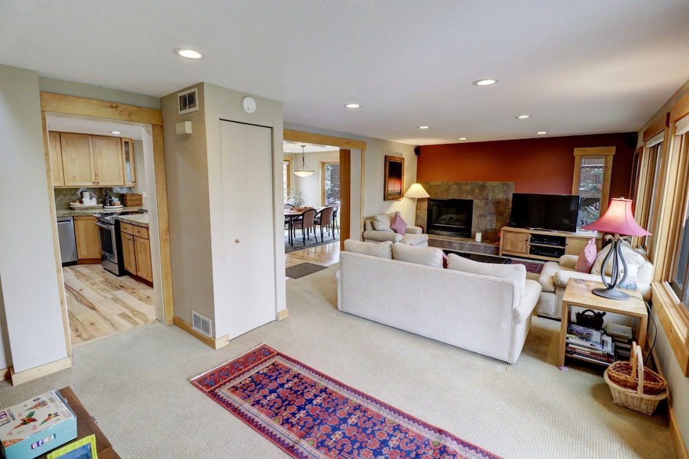 1250 Willow Grove 3 Bedroom Townhouse