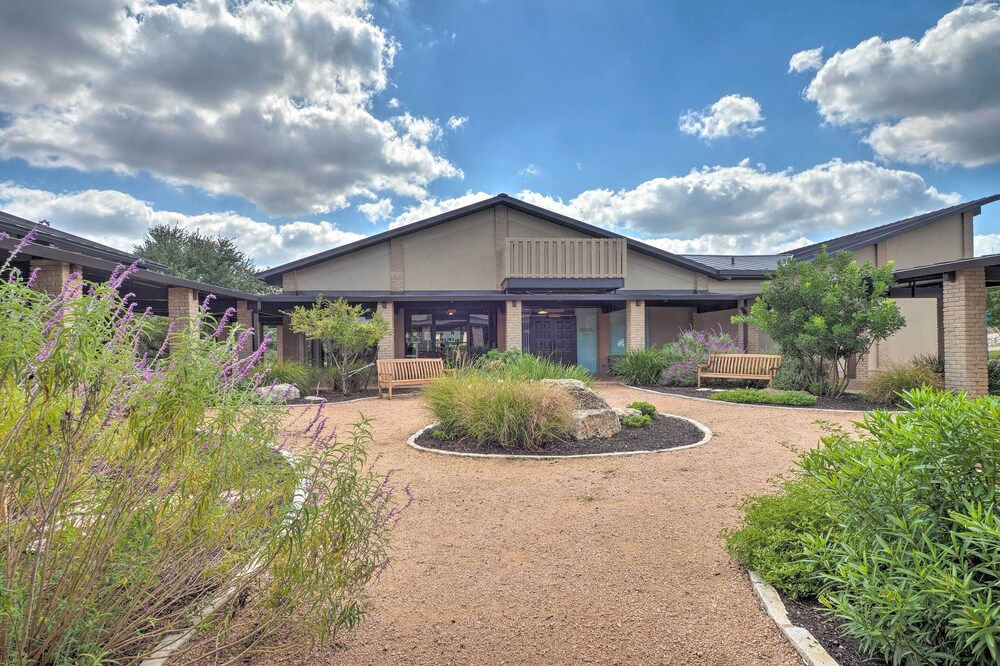 Modern Lake Travis Haven w/ Resort Amenities! - Property Image 5