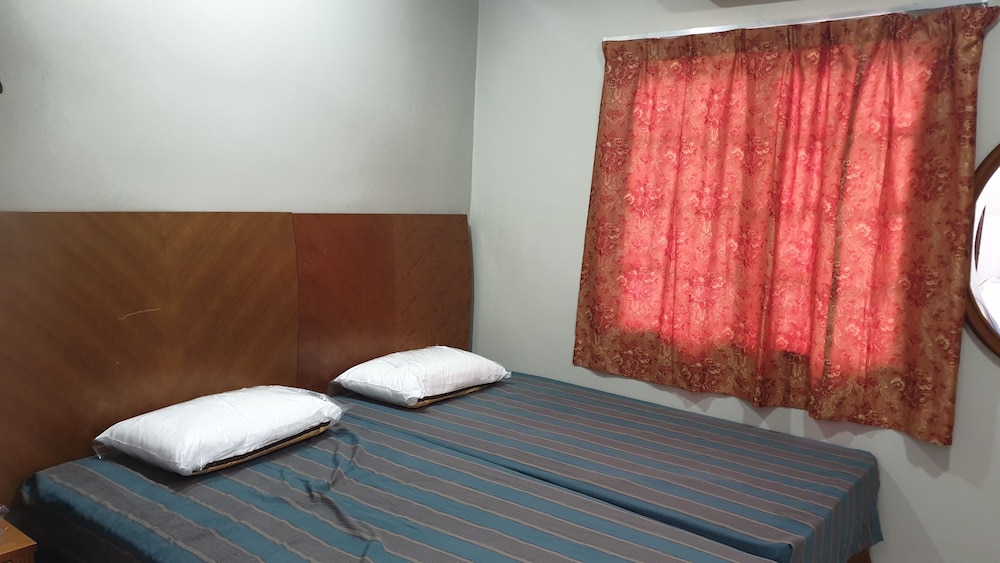4 Bedroom Bungalow With Private Pool photo 4