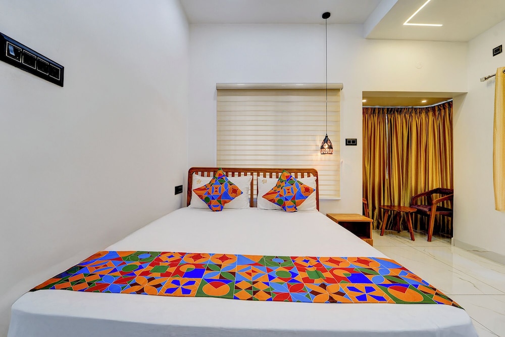Fabhotel Elroi Suites