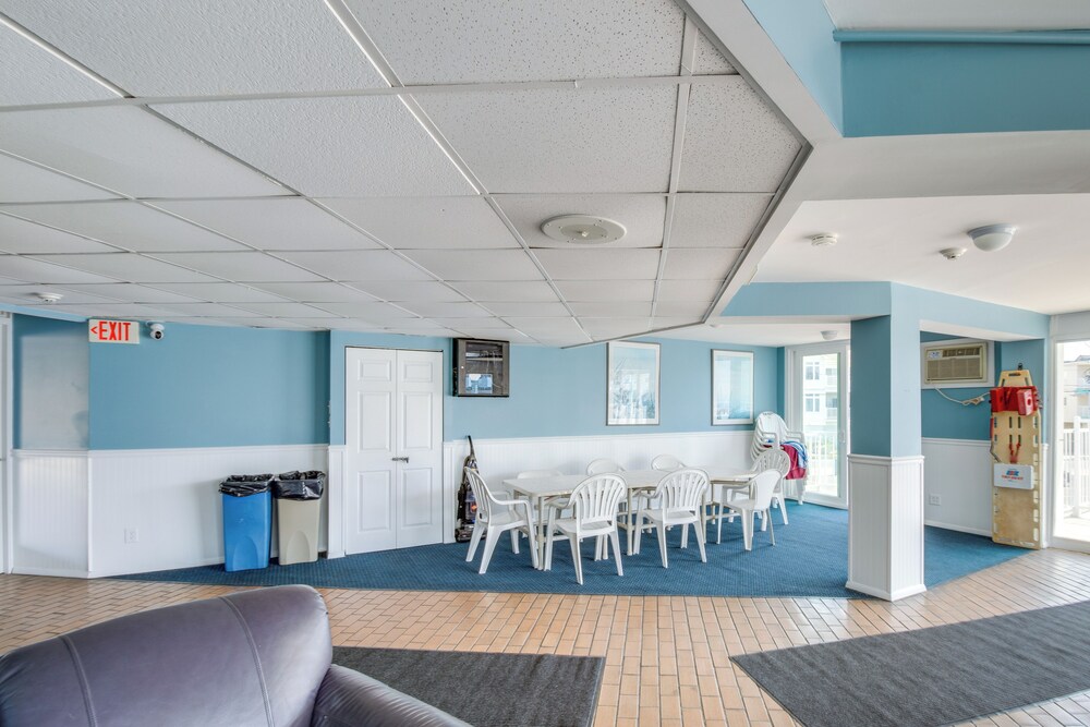 Walk to Wildwood Boardwalk: Family-friendly Condo!