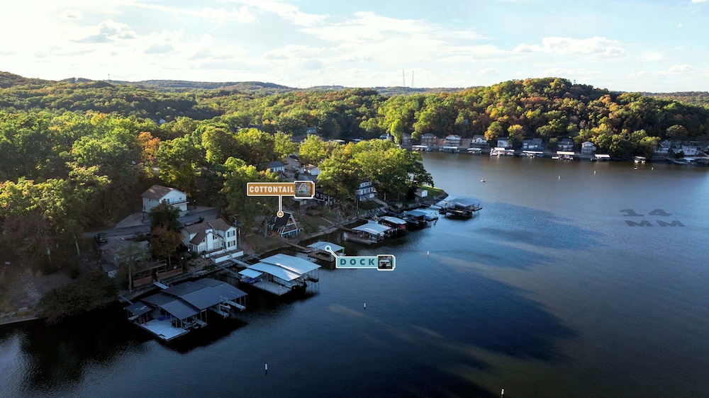 Sunrise Oasis - Enjoy Lakefront Living