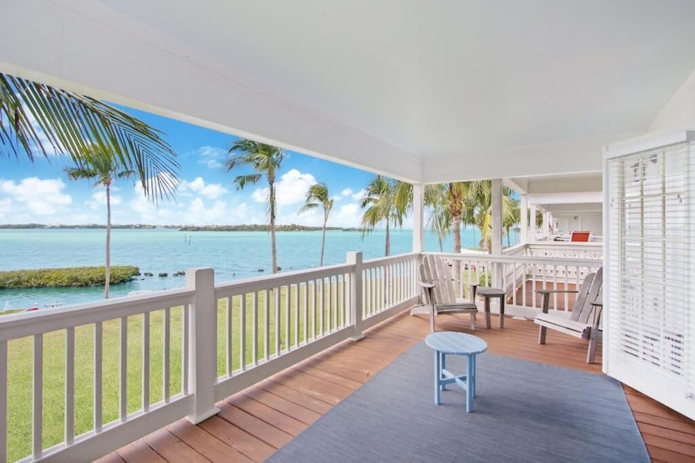 Waterfront Luxury Villa