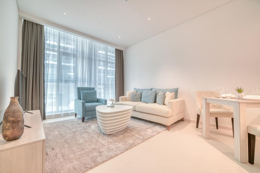 Prestigious 1BR Escape at The Palm
