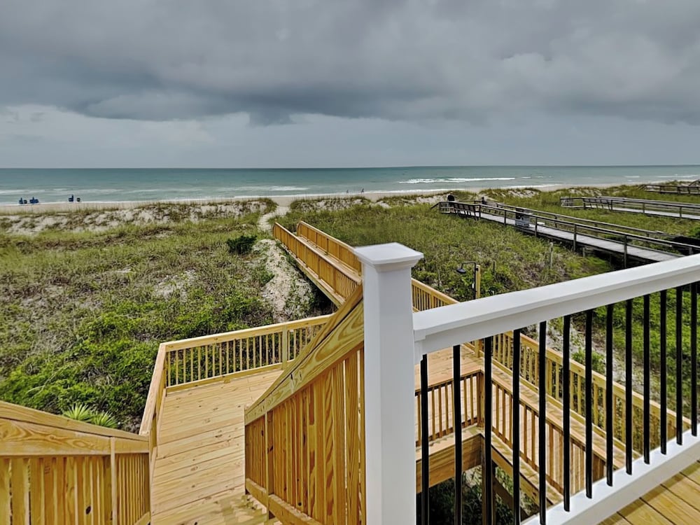 Seaside Serenity by Carolina Retreats