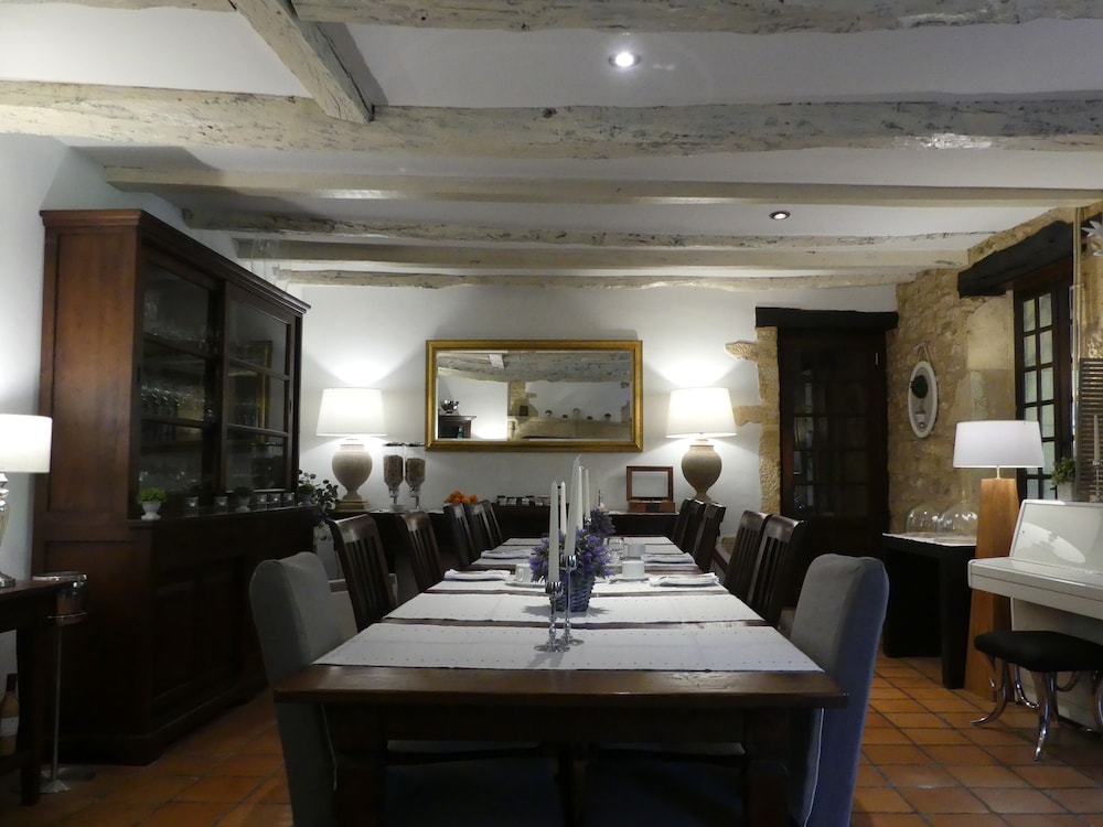Le Noyer Residence - Property Image 52