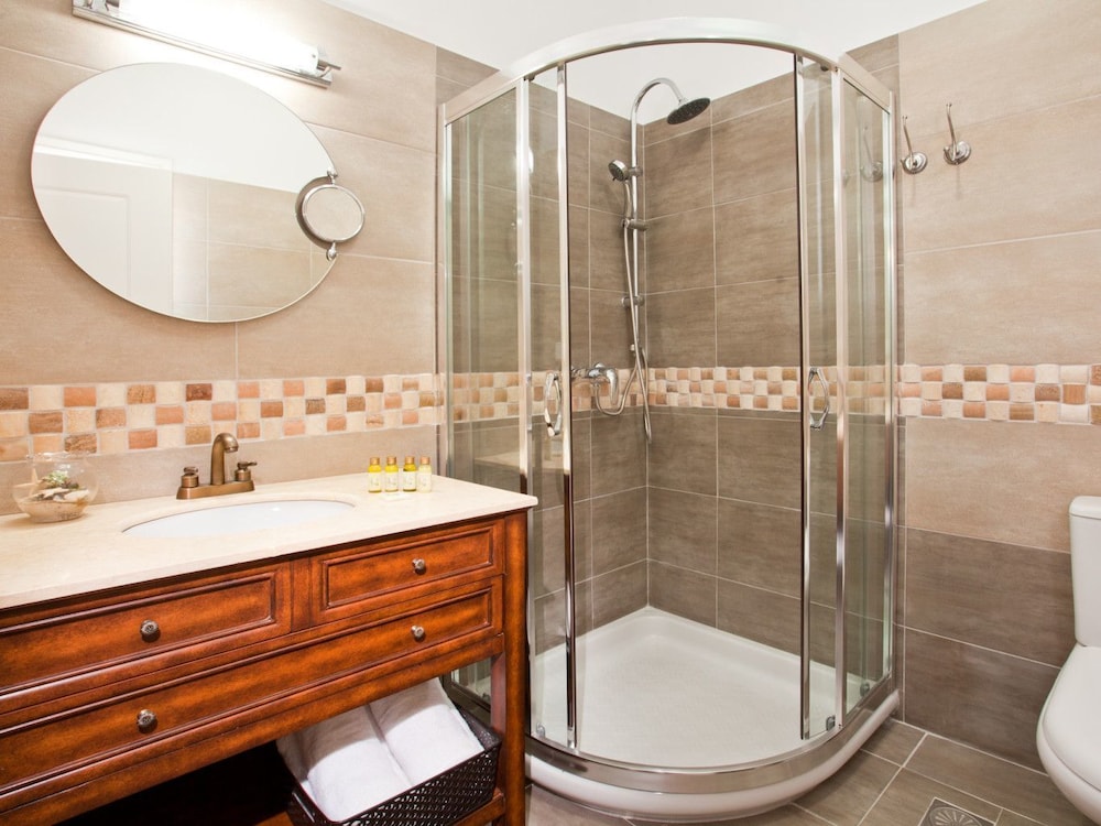 Miland Suites