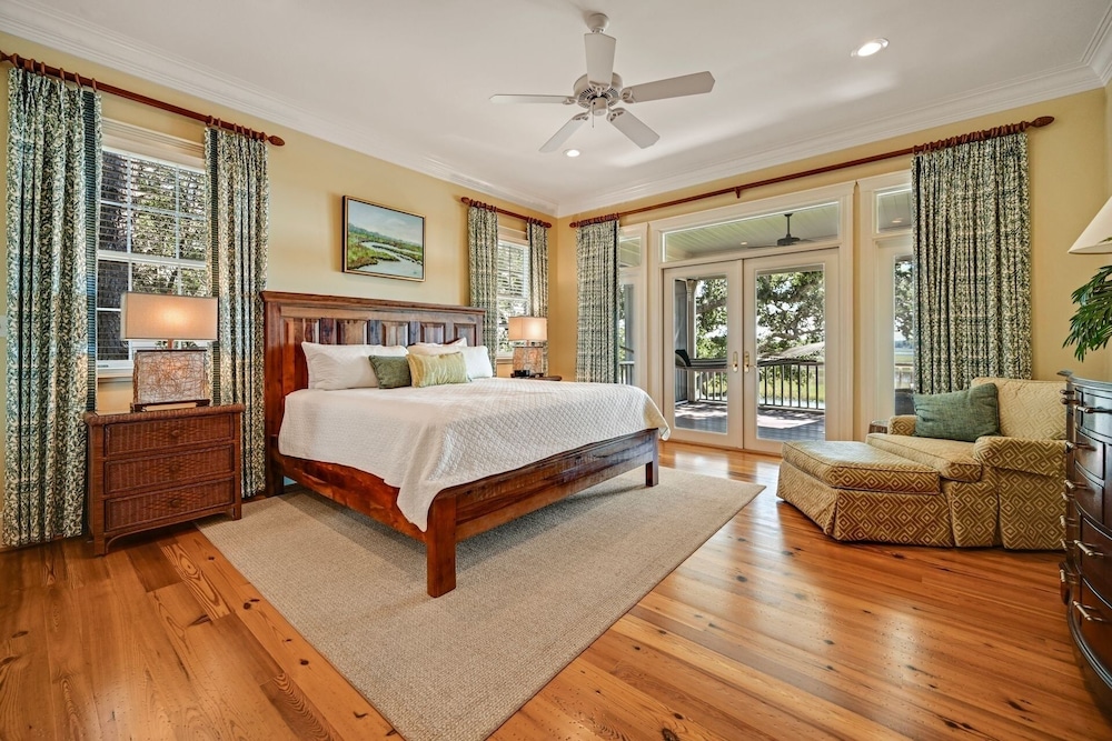 Secluded Creekfront Home 5 Bedroom Home by Peace Vacations