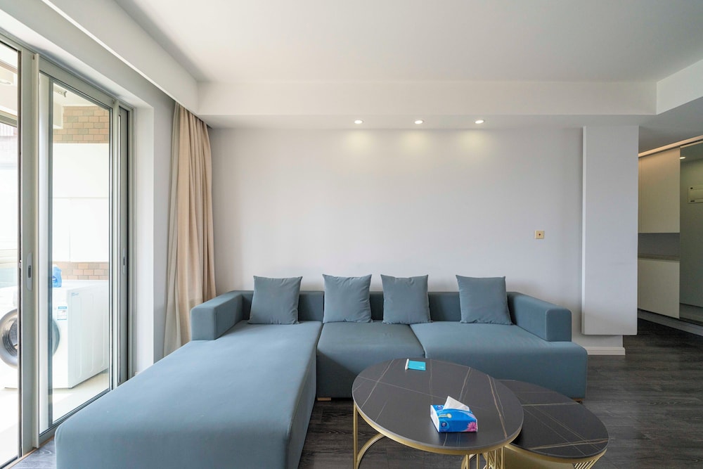 Tyms Luxury 3BR 2BA APT Riverside
