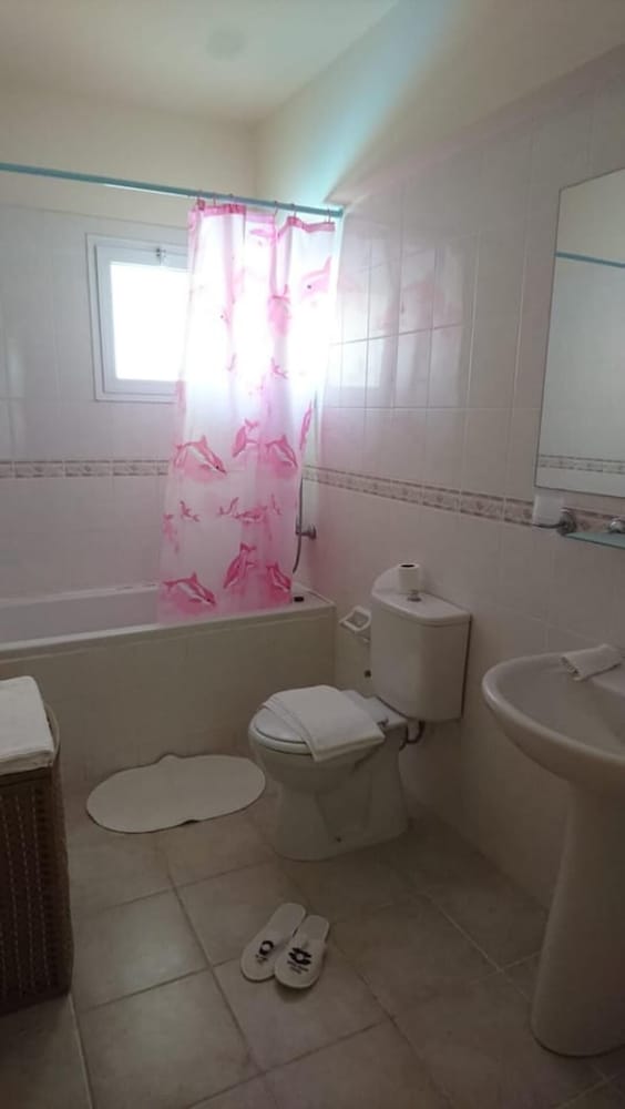 Sunrise Beach Club-sleeps 6-aircon-sea View view 4