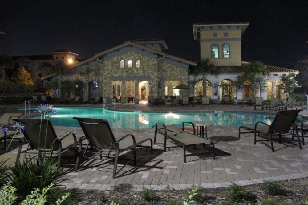 Fl Special!! Beautiful Bella Piazza 3 Bedroom Condo by RedAwning