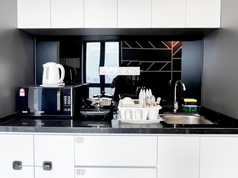 The Luxe by Manhattan Group