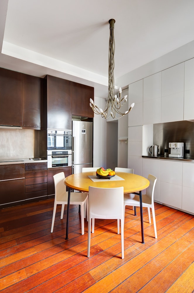 Le Marais & Place de la Republique 3BR