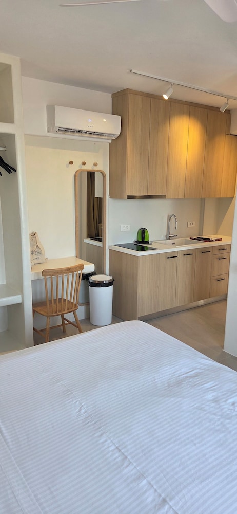 Reya Suites