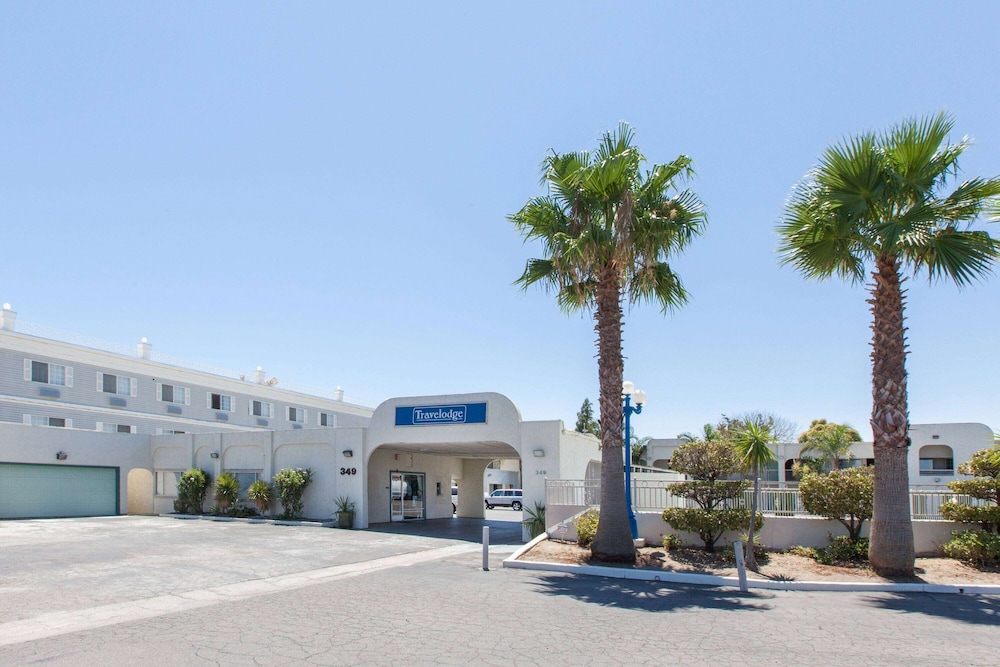 Los Banos Vacations - Travelodge by Wyndham Los Banos CA - Property Image 1