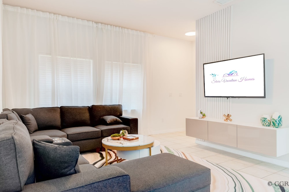 8523 Charming Townhouse Perfect for Family view 4