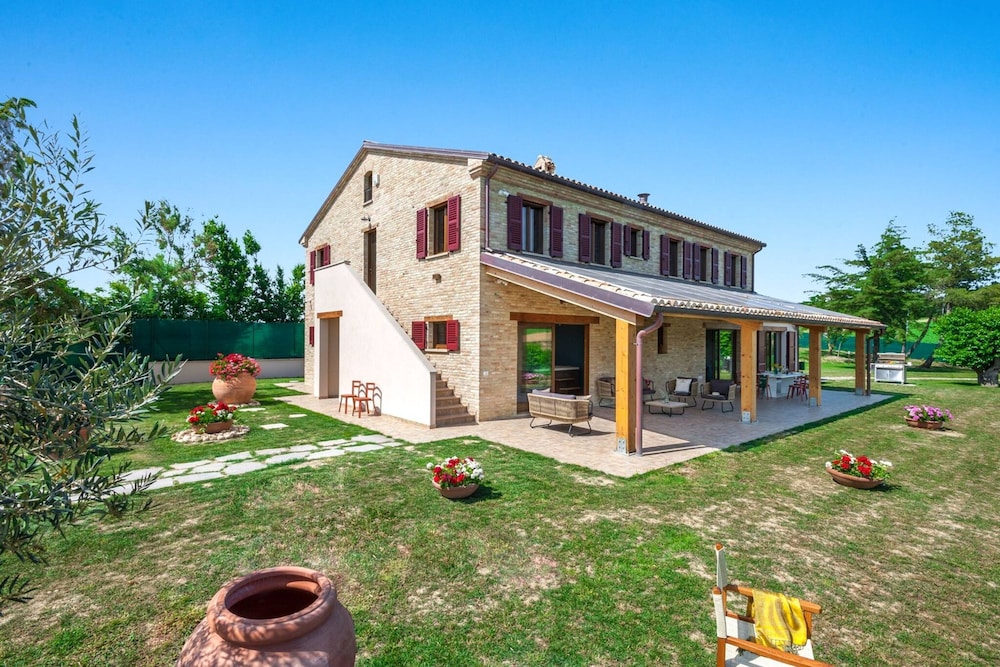 I Gelsi 12 2 by Marche Holiday Villas