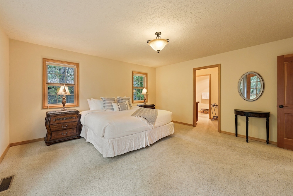 4 Tan Oak Lane 5 Bedroom Home