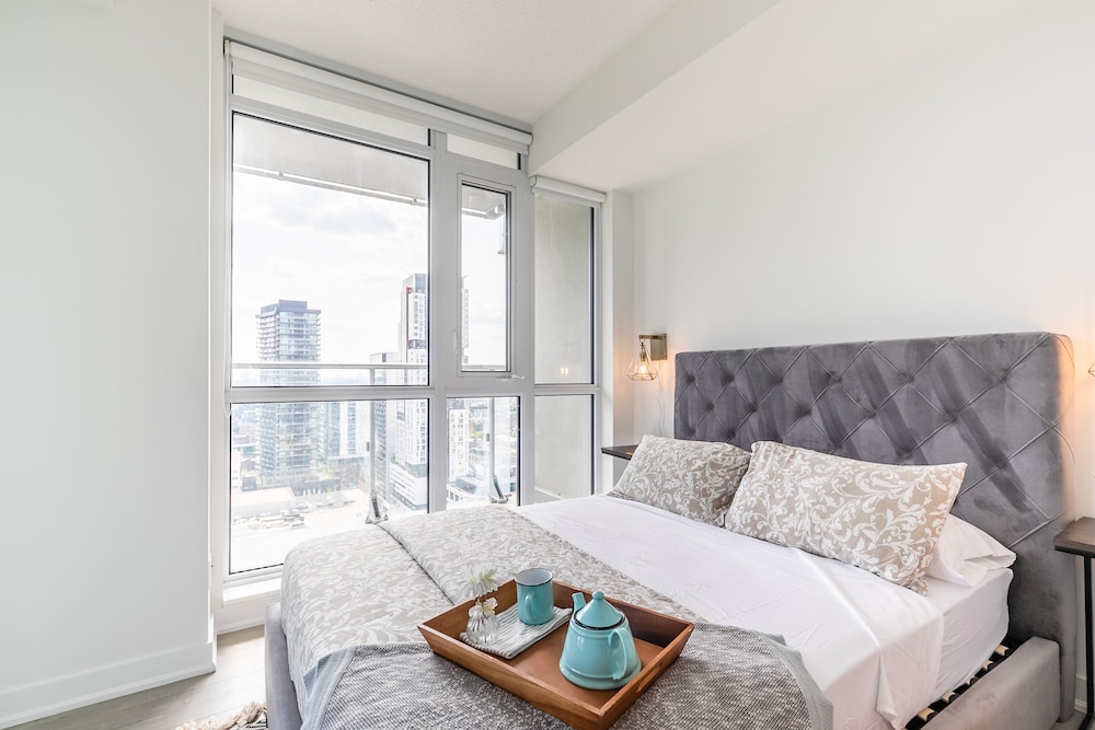 Luxury 2 BD + 2 WC in the heart of Entertainment District