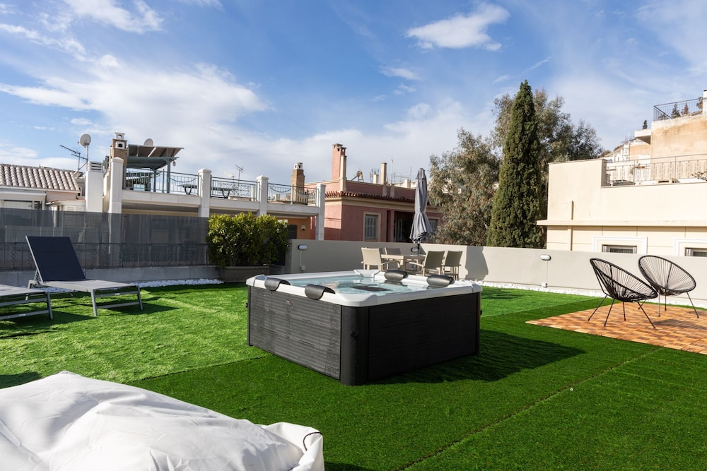 Acropolis Luxe Retreat 15 ppl 6 Bdrm Neoclassical Home w Jacuzzi Rooftop