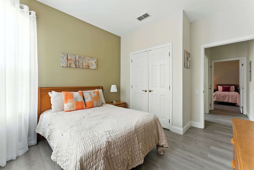 Resort Condo 3BR - Pool Balcony Near Disney