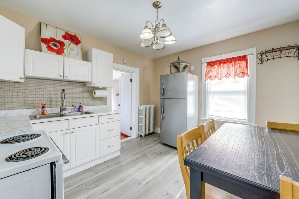 1/2 Mi to Pier: Wfh-friendly Apt in Maine!