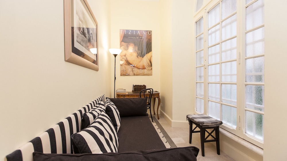 Rental In Rome Portico Ottavia Garden