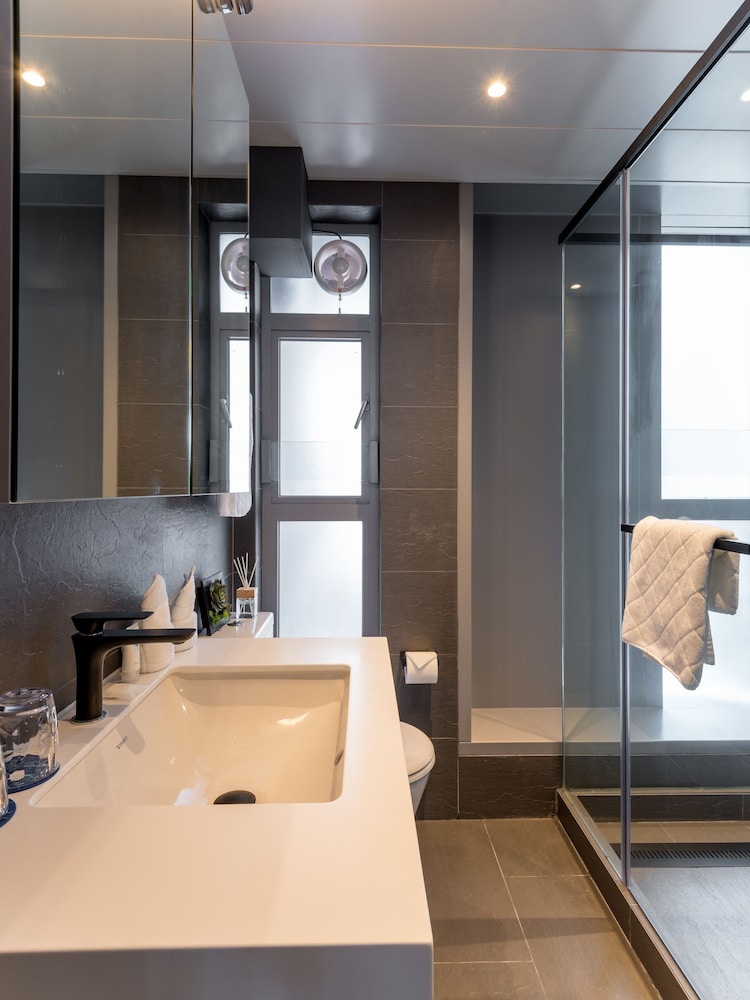 CHI Residences 138