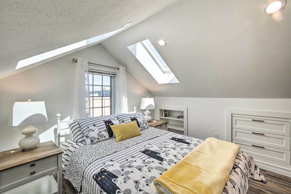 Renovated North Bend Cottage: Near Eateries! view 5