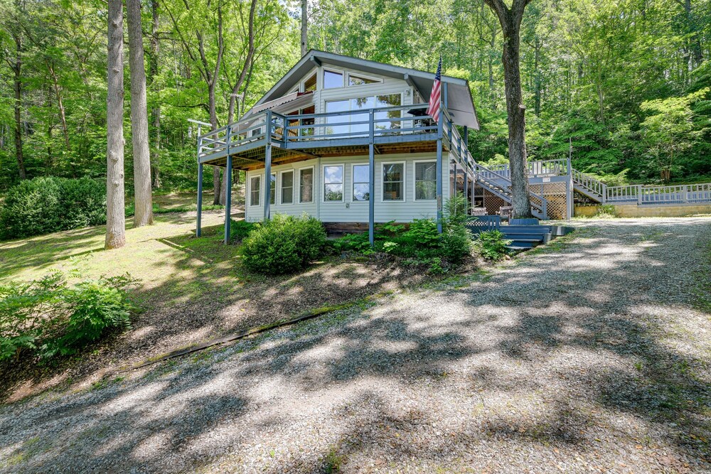 Fireside Relaxation: Smoky Mountain Gem w/ Hot Tub view 4