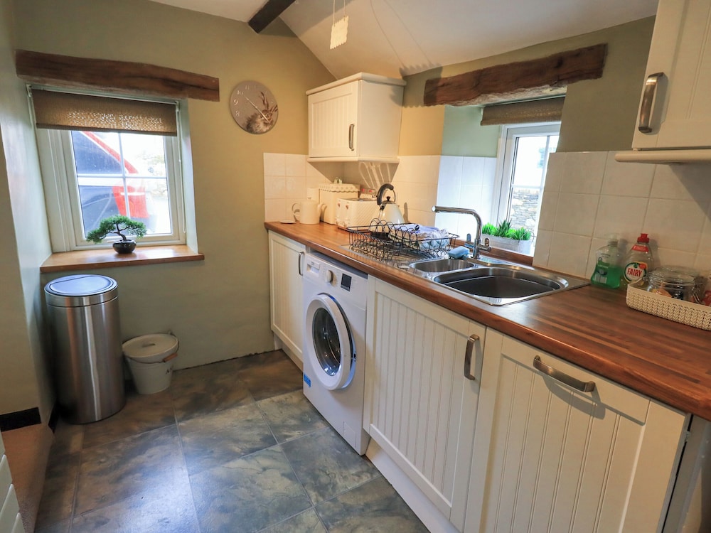 Jacky Garth Cottage