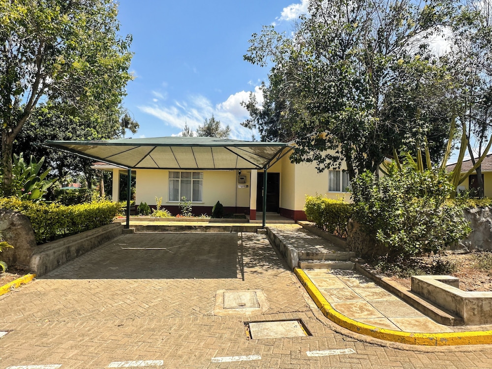 Lux Suites Greenpark Getaway Bungalows