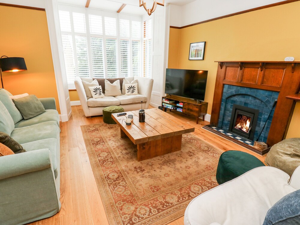 The Old Post Office - Pet Friendly Group Stays in Holmfirth